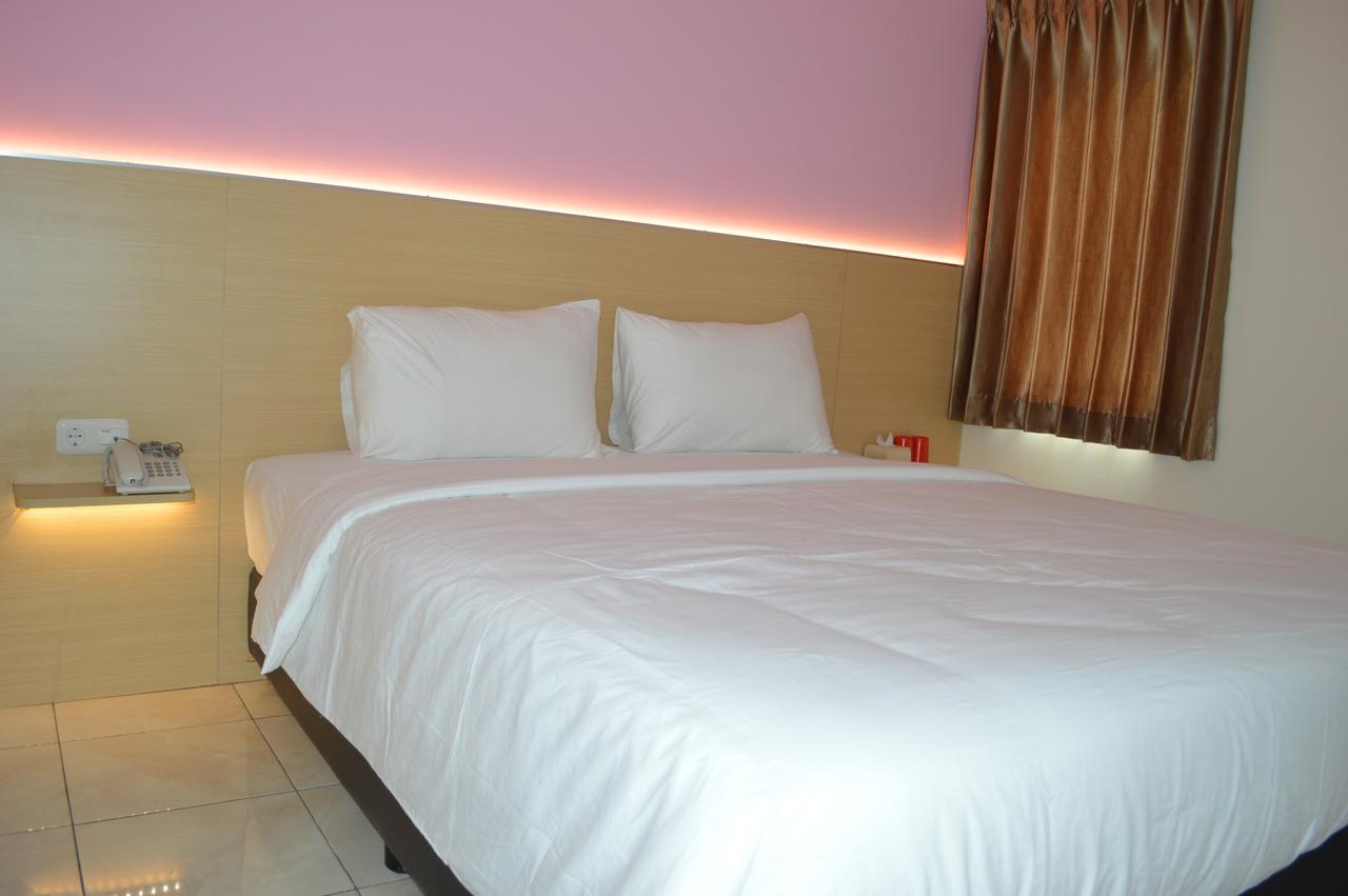 I&M Hotel Surabaya Luaran gambar