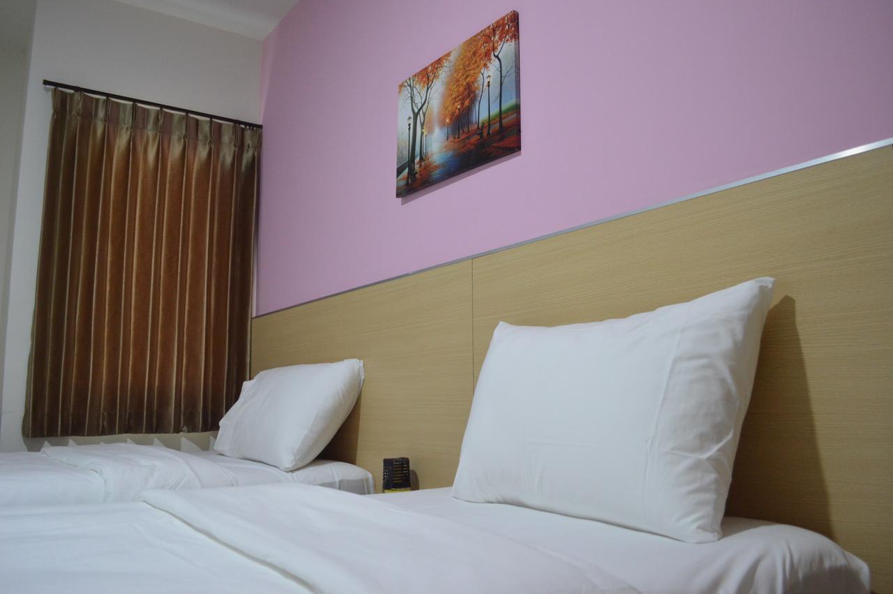 I&M Hotel Surabaya Luaran gambar