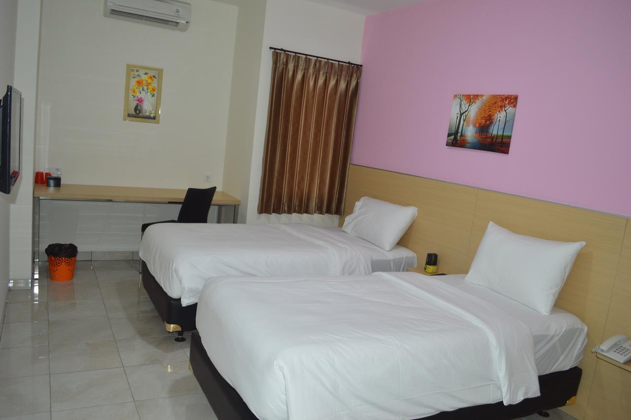 I&M Hotel Surabaya Luaran gambar
